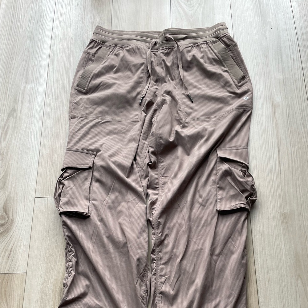 Relaxed Fit Mid Rise Studio Pants - Picture 3 of 6